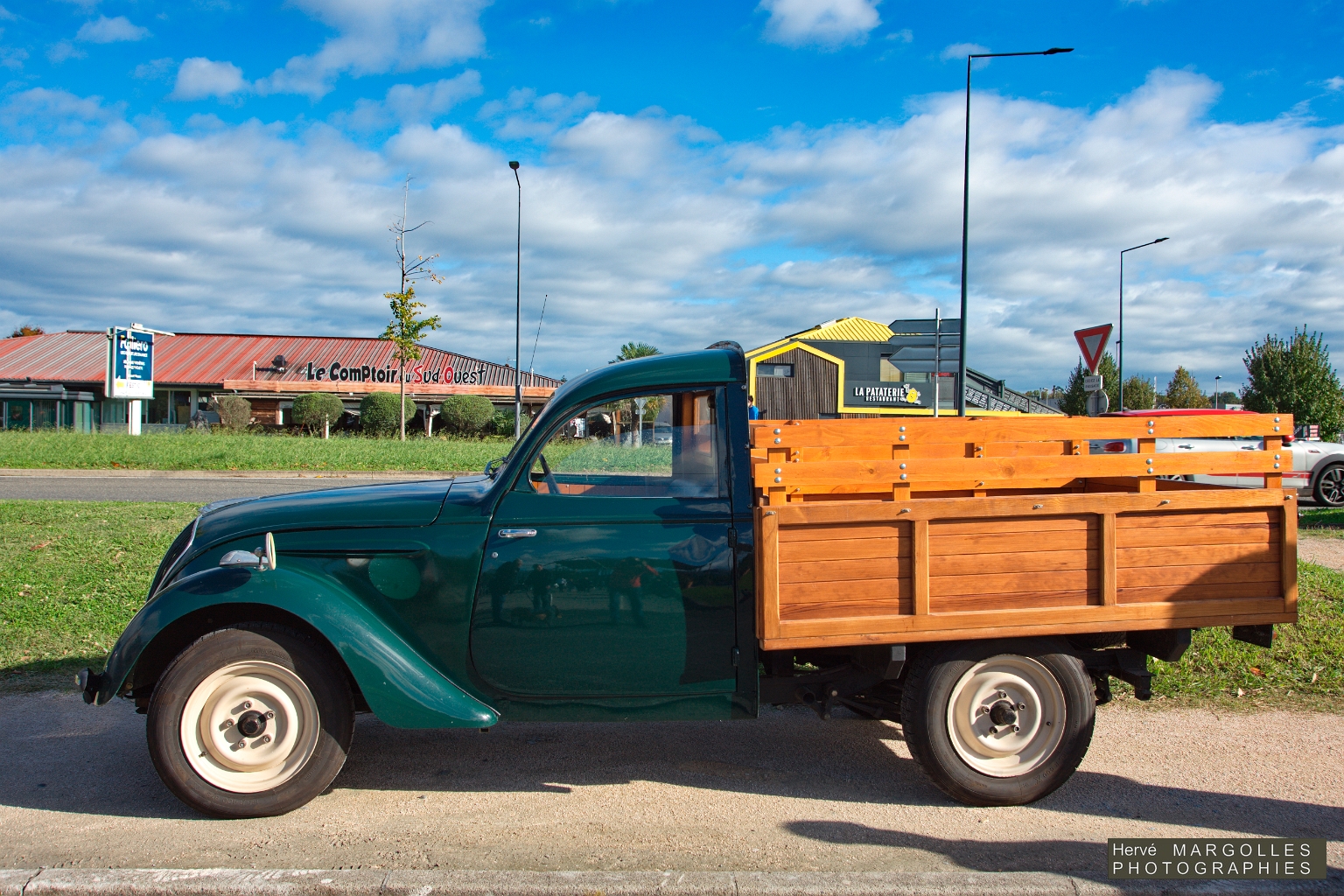 Peugeot 202.jpg